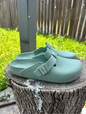 Birkenstock Boston Clogs in solid sage green #boston #comfort Sz 41 / US 8